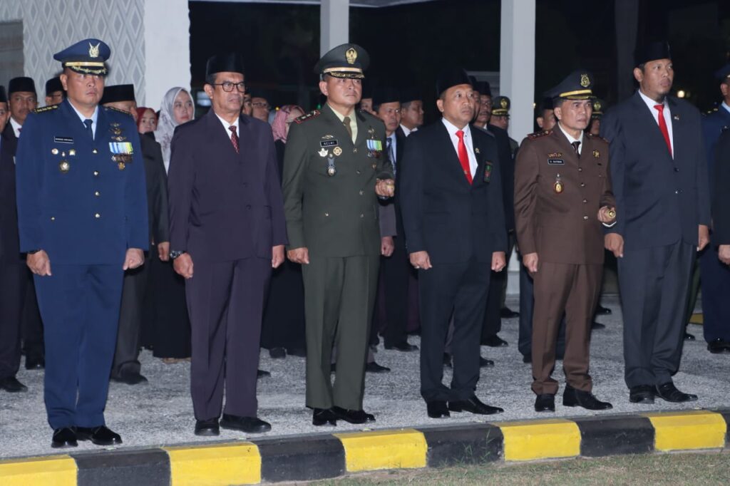 Dandim Madiun Mengikuti AKRS dalam Peringatan HUT RI ke-79 di TMP Kota Madiun