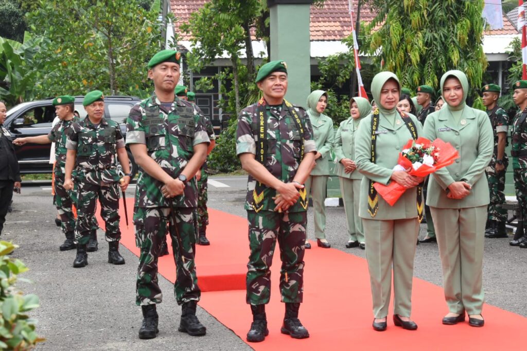 Pangdam VI/Mulawarman Tekankan Netralitas TNI dan Penanggulangan Judi Online dalam Kunjungan Kerja ke Kodim 1002/Hulu Sungai Tengah