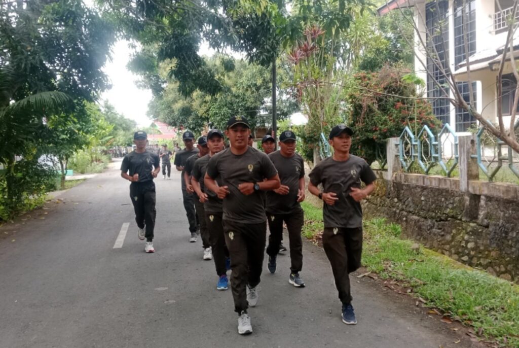 Kodim 1002/Hulu Sungai Tengah Gelar Joging Jaga Kebugaran Prajurit