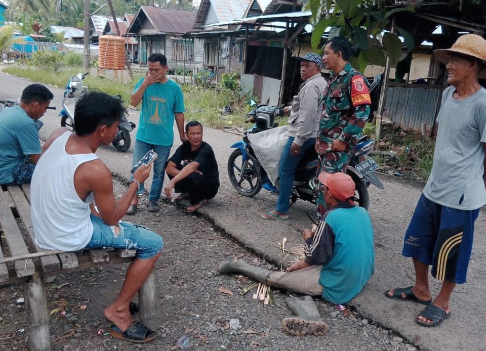 Babinsa Sertu Supono Tekankan Pentingnya Keamanan di Peruhaman