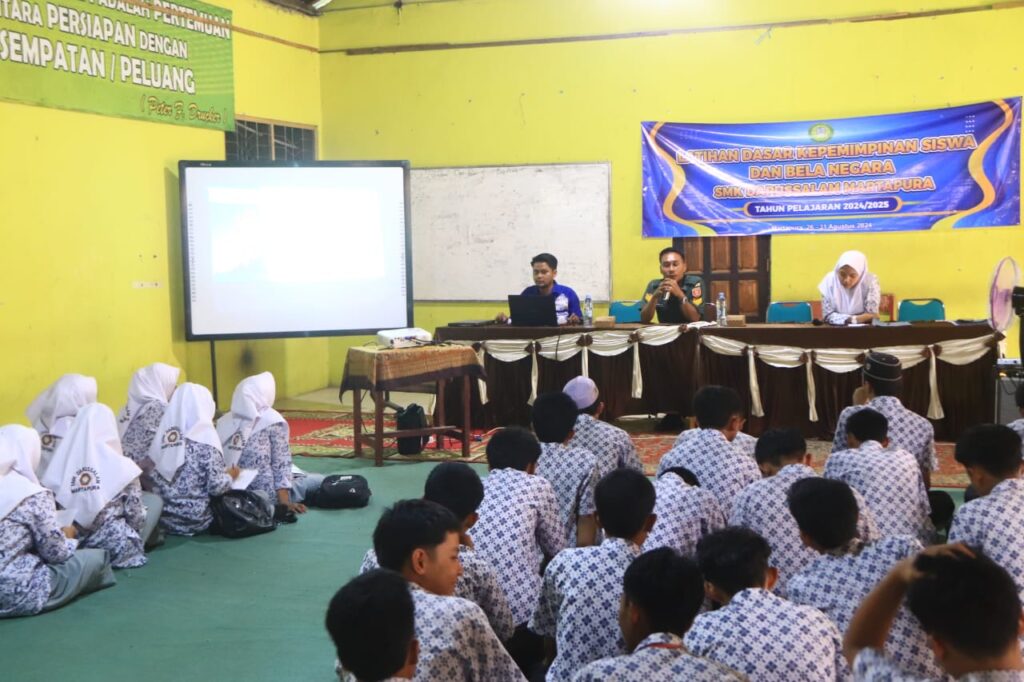 Bati Baktipuanter Kodim 1006/Bjr Berikan Materi Wasbang di SMK Darussalam Martapura 