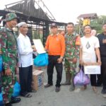 Babinsa Kodim 1006/Banjar Dampingi BPBD Banjar Serahkan Langsung Bantuan Logistik Warga Musibah Kebakaran 