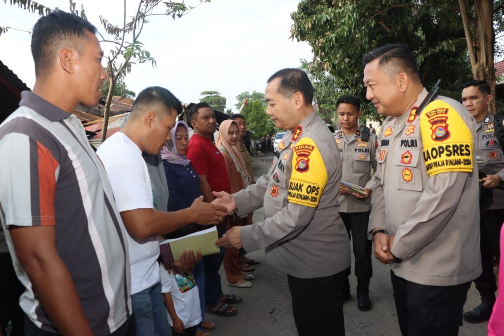 Kapolda NTB Beri Bantuan Korban Musibah Kebakaran di Aspol Polres Bima Kota