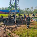 Babinsa Desa Banjarejo Laksanakan Pengecekan Pembuatan Sumur Bor sebagai Irigasi Sawah