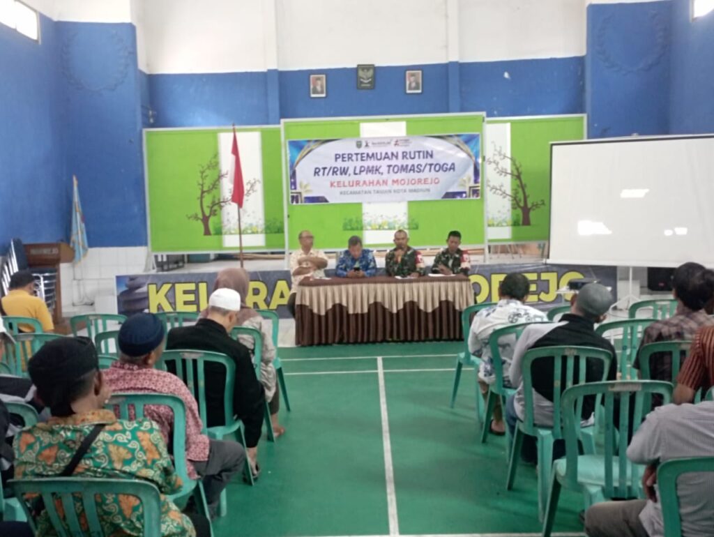 Babinsa Kelurahan Mojorejo Gelar Pertemuan Rutin Bersama Masyarakat.