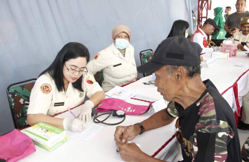 Sambut HUT ke-79 TNI, Satuan TNI wilayah Blitar Gelar Bakti Sosial Donor Darah