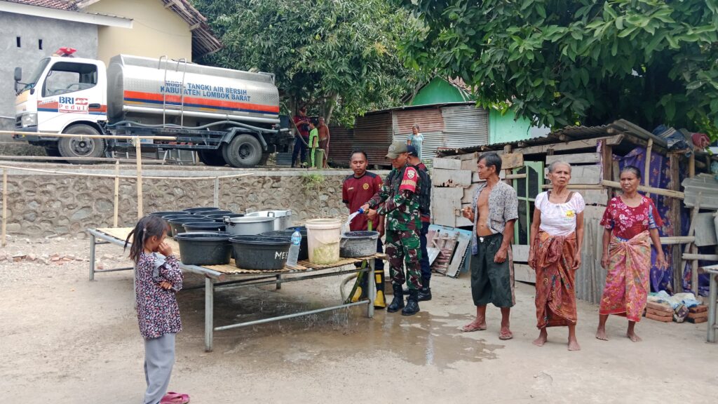 Sinergi TNI dan Damkar Atasi Krisis Air Bersih di Dusun Tunggulawang Timur