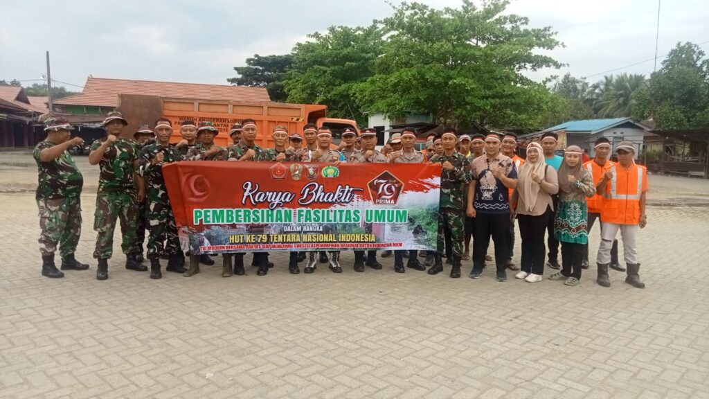 Pasar Batumandi Menjadi Sasaran Pembersihan Kodim 1001 Dalam Memperingati HUT TNI Ke 79