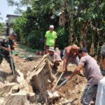 Gotong Royong Babinsa dan Warga Geguntur Reban, Mempermudah Akses Air Bersih