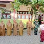 Upacara Bendera Di Sekolah, Dandim 0105/Abar Melalui Babinsa Ajak Pelajar Kenang Pahlawan Revolusi