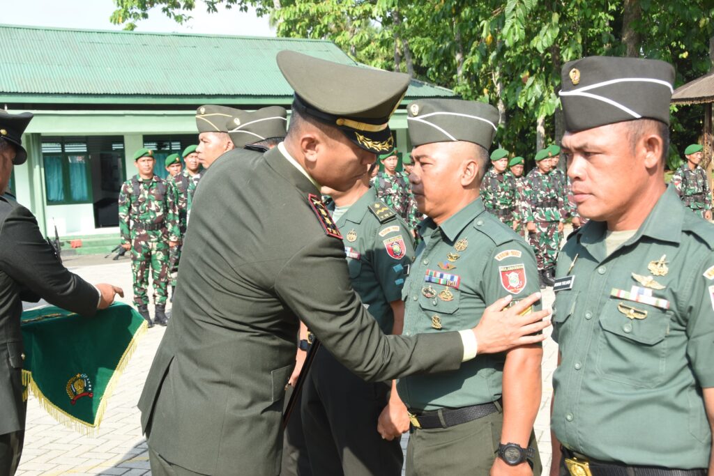 Dandim 1002/HST Terima Korp Raport Naik Pangkat dan Masuk Satuan