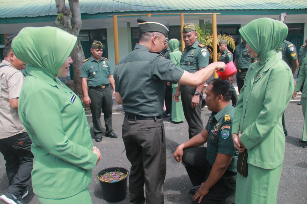 48 Prajurit Mendapat Penghargaan Kenaikan Pangkat Satu Tingkat Lebih Tinggi, Dandim 0105/Abar : Syukuri Dan Pertanggungjawabkan