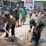 Gotong Royong Bangun Masjid Raudhatul Iman, Kades Pemenang Barat: Mengukuhkan Persatuan Antara Masyarakat dan Aparat