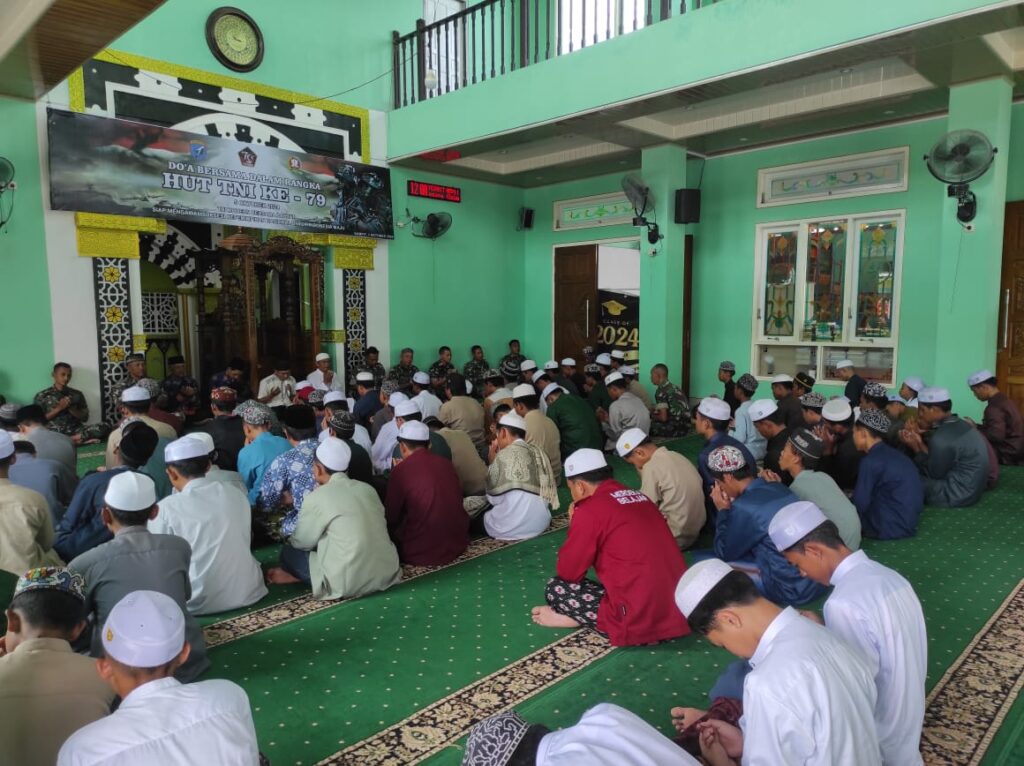 Sambut HUT TNI Ke 79,Kodim 1015/Sampit Gelar Doa Bersama Di Pondok Pesantren Al Bustomi