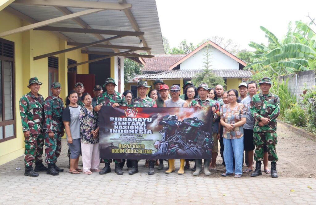 Karya Bakti HUT TNI Ke – 79, Kodim 0808/Blitar Sasar Rumah Ibadah