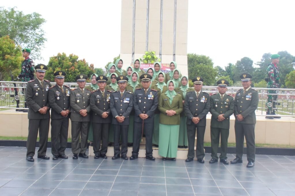 Peringatan HUT TNI Ke-79, Kodim 1015/Sampit Gelar Ziarah Nasional Di TMP Batarung 