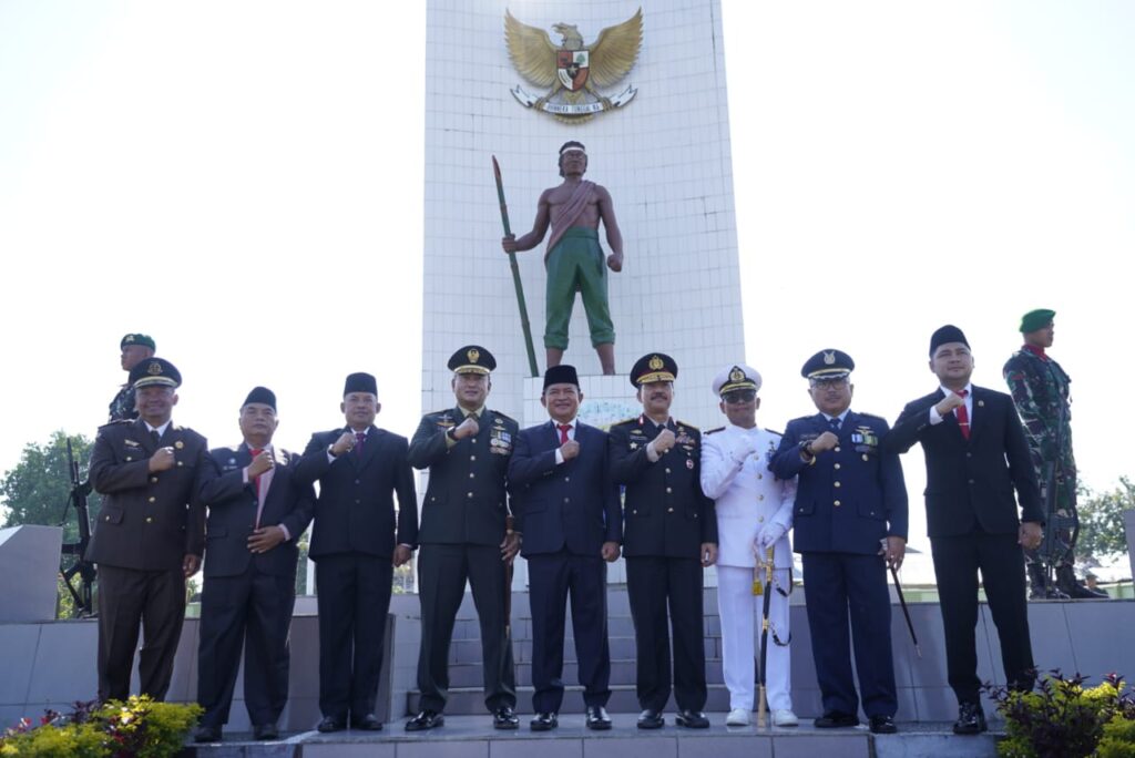 Pimpin Upacara Ziarah Nasional, Danrem 162/WB : Ini Bukan Sekadar Seremonial, Melainkan Wujud Penghargaan Dan Penghormatan