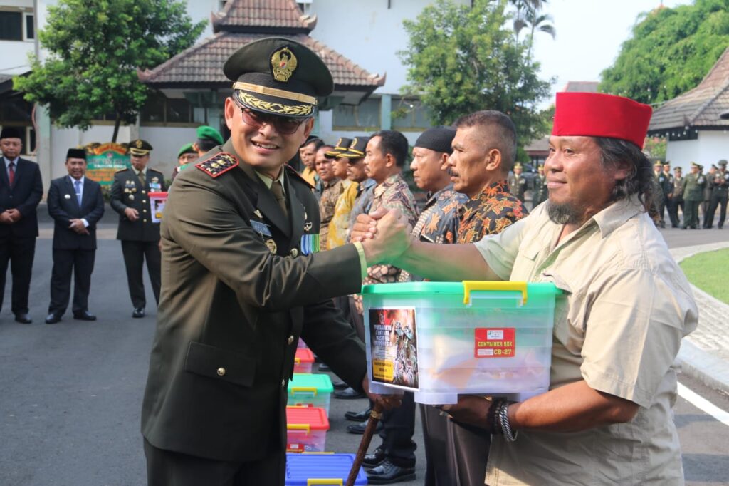 Hadiri Upacara Peringatan HUT TNI ke-79, Dandim Madiun Ajak Masyarakat Ikut Ciptakan Stabilitas dan Keamanan Nasional 