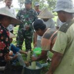 Kegiatan Sosialisasi Pembuatan Pupuk Cair oleh Bati Wanwil Koramil 0803/16 Wonoasri