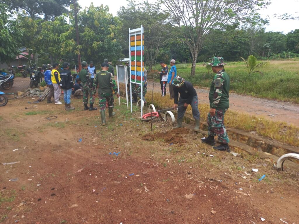 Lokasi Lingkungan Desa Keramat Mina Menjadi Sasaran Karya Bakti Koramil Simpang Empat