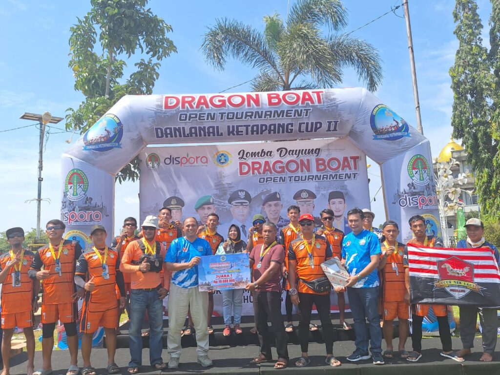 Hadiri Penutupan Danlanal Ketapang Cup II, Dandim Ketapang Sampaikan Ucapkan Selamat Kepada Para Juara Lomba Dayung Dragon Boat.