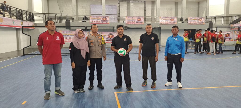 Kick Off Turnamen Volley Ball Tarkam Kemenpora RI Resmi Dibuka, Dandim 0105/Abar Hadir Diwakili Pasi Ops