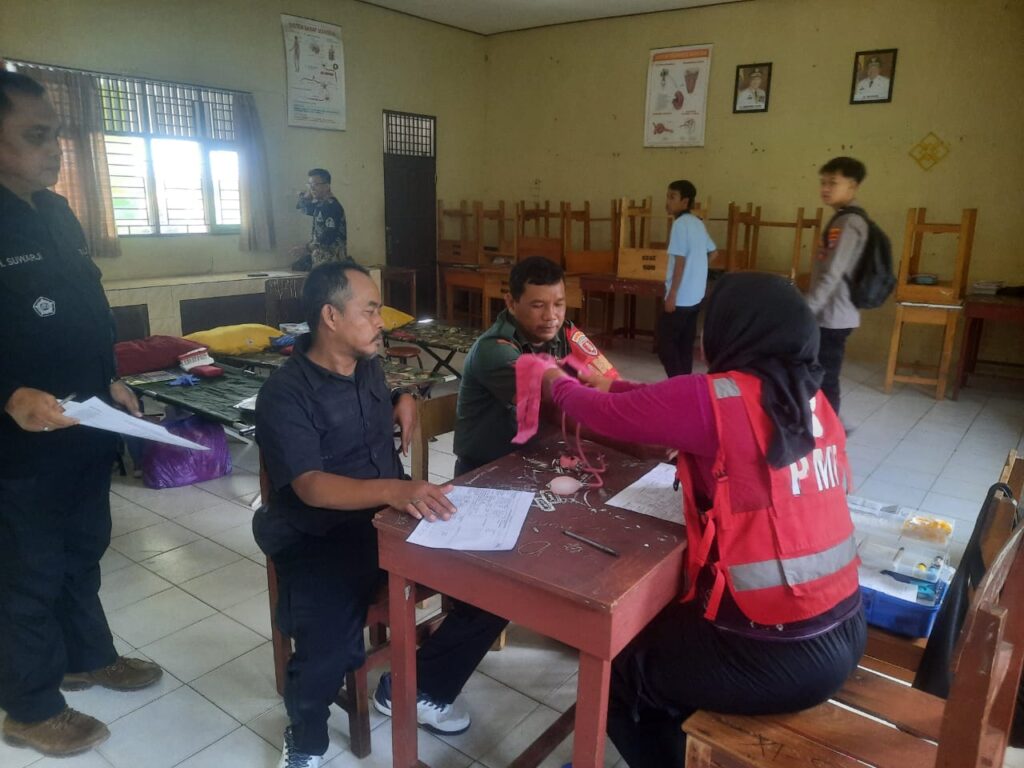 Partisipasi Personil TNI Kodim 1006/Banjar ” Donor Darah Hut Humas Polri Polres Banjar