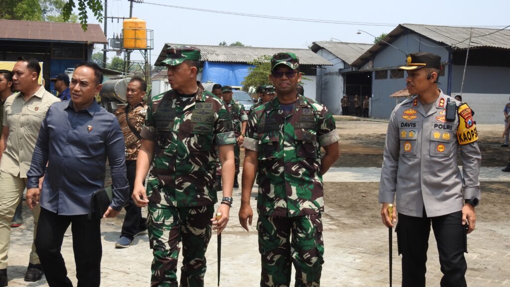 Dandim 0819/Pasuruan Dampingi Kunjungan Menteri Pertanian Di Kabupaten Pasuruan