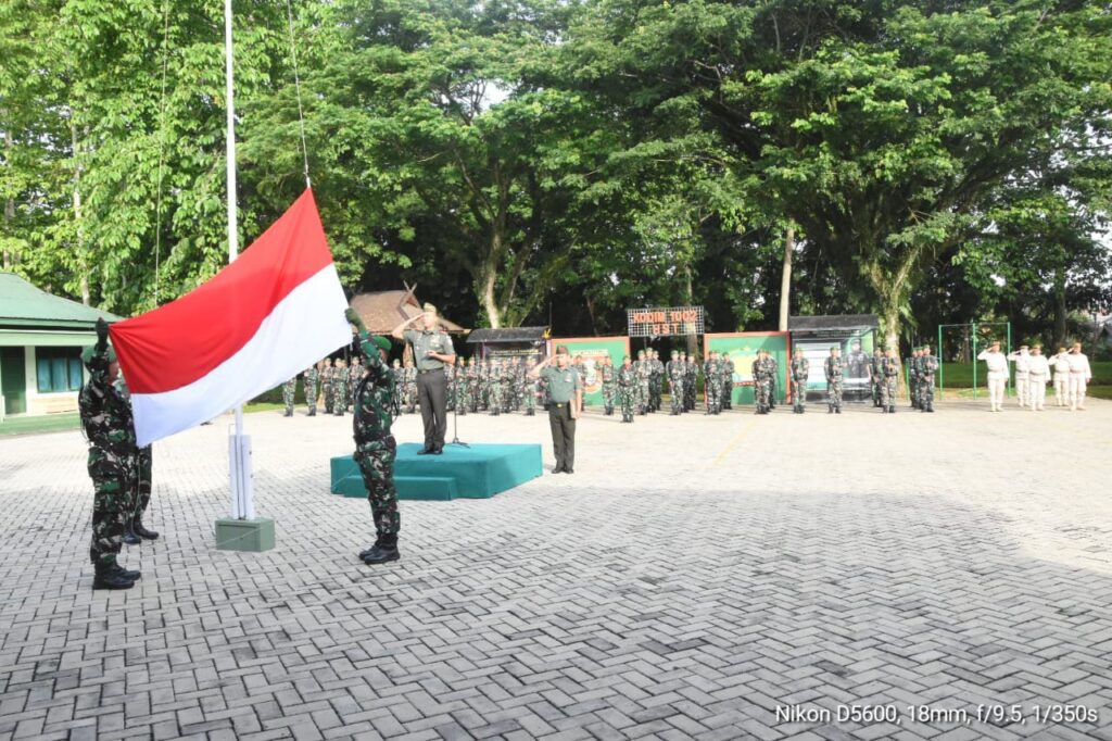 Upacara Pengibaran Bendera Merah Putih, Dandim 1002/HST Bacakan Amanat KASAD