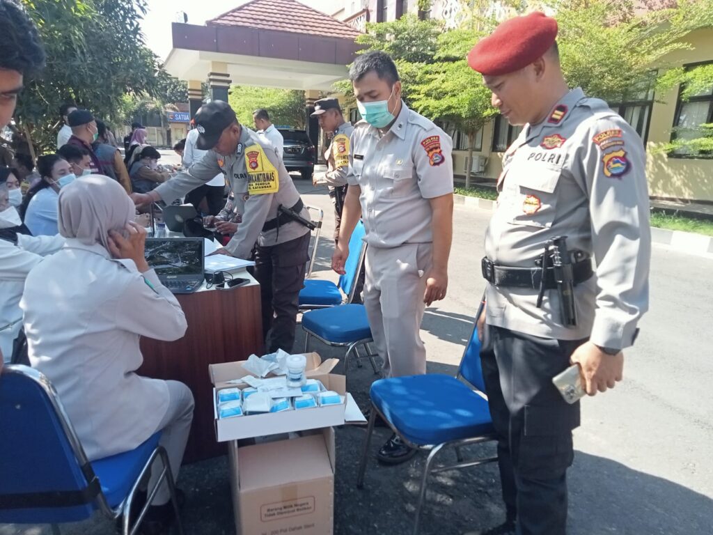 Sat Resnarkoba Polres Lombok Utara Gelar Rikes dan Tes Urine Personil