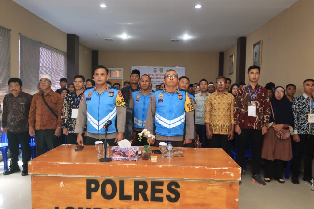 Polres Loteng Gelar Penandatanganan Fakta Integritas Panitia, Peserta dan Orang Tua Wali Penerimaan Bakomsus T.A. 2024.