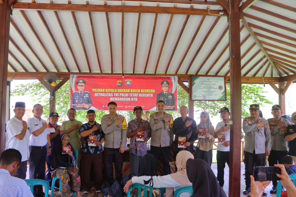 Dalam Rangka Colling Sistem, Polres Lombok Utara bersama Dit Binmas Polda NTB Gelar Baksos