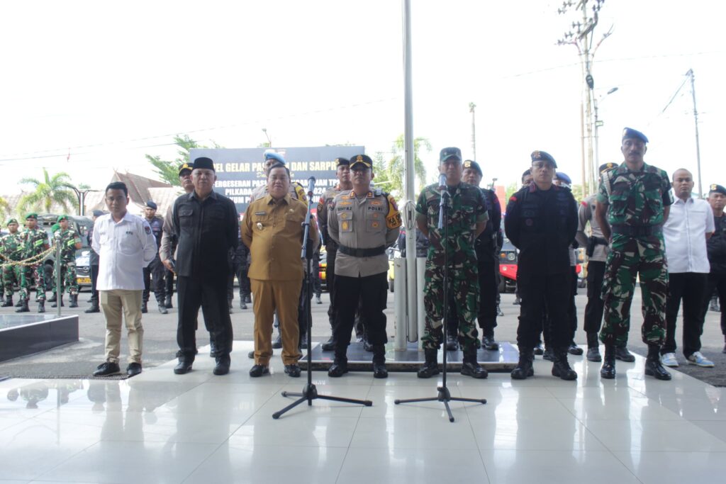 Pastikan Pilkada Berjalan Aman Dan Lancar,Komandan Kodim 1015/Sampit Hadiri Apel Siaga Serta Pergeseran Pasukan.