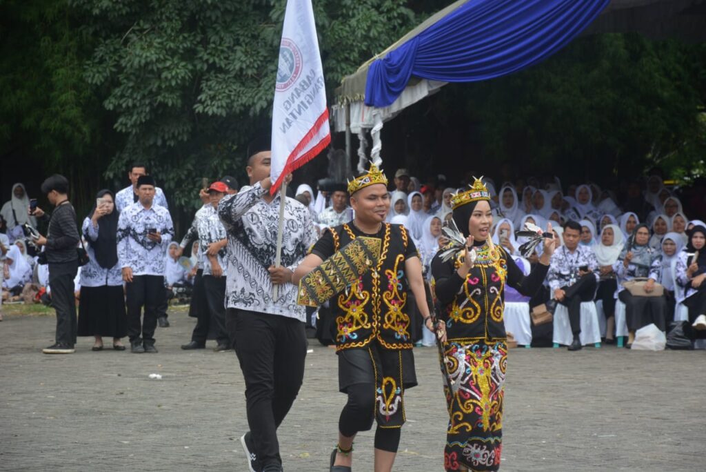 Hadir Puncak Hari Guru Nasional ” Kasdim Banjar Apresiasi Pemerintah Tingkatkan Kesejahteraan Guru “