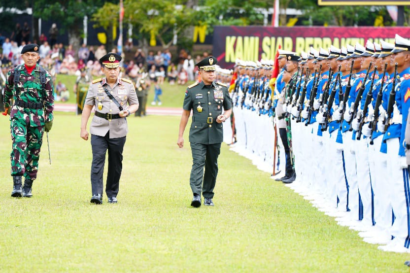 Panglima TNI dan Kapolri Lantik Prajurit Taruna Akademi TNI dan Bhayangkara Taruna Akademi Kepolisian di Akademi Militer Magelang