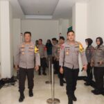 Polres Loteng Libatkan Ratusan Personel Amankan Pleno Tingkat Kabupaten Pilkada Serentak 2024.