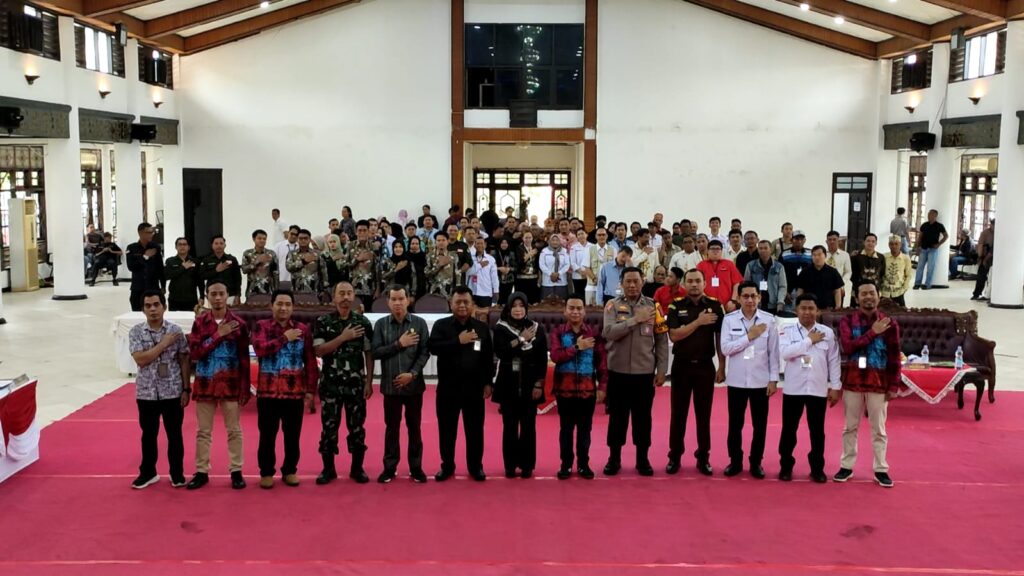 Kodim 1015/Sampit Turunkan Personil dalam Amankan Rapat Pleno Terbuka Tingkat Kabupaten 