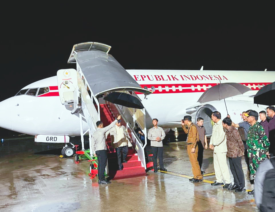 Tiba di Kupang, Presiden RI Disambut Pangdam Zamroni