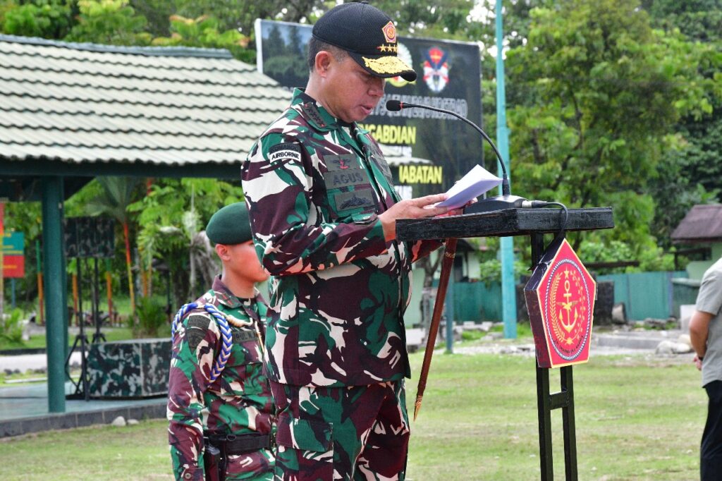 Panglima TNI Beri Reward KPLB Kepada 12 Prajurit TNI Berprestasi Tugas Operasi Papua