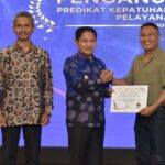 Pj Gubernur NTB Terima Anugerah Predikat Kepatuhan Publik 2024