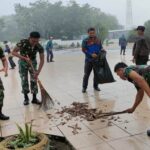 Sambu HUT Korem 101/Antasari,Personil Kodim 1001 Bersihkan TMP Tabur