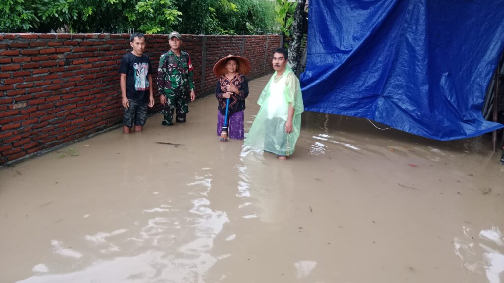 Tanggul Jebol, Warga Tunggulawang Barat Terdampak Banjir