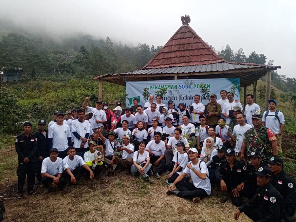 Aksi Penanaman 5000 Pohon di Lereng Gunung Arjuno