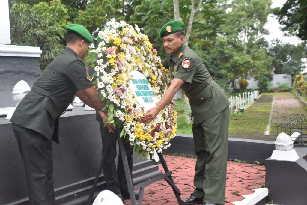 Kodim 0707/Wonosobo Gelar Ziarah Rombongan di TMP Wiropati, Peringati Jasa Para Pahlawan