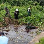 Aparat Kelurahan Gambut Dan TNI Gelar Karya Bakti Bersihkan Sungai Dan Sampah 