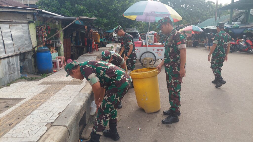 Kodim 1015/Sampit Gelar Karya Bakti Pembersihan Pasar