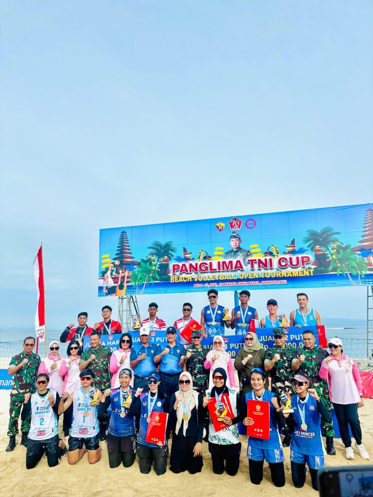 Tim Kodim 1606/Mataram Raih Juara Pertama Open Tournament Voli Pantai Piala Panglima TNI 2024