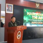 Puncak Peringatan Hari Juang TNI AD, Dandim 0105/Abar Pimpin Upacara Serta Bagikan Paket Sembako Dan Tongkat Alat Bantu Jalan Kepada Veteran