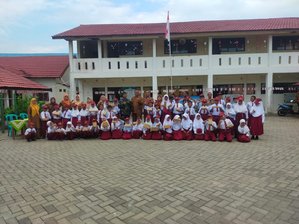 Cegah Bullying, Babinsa Koramil 1001-08/Sungai Pandan Berikan Sosalisasi Kepada Siswa SDN 1 Sungai Kuini