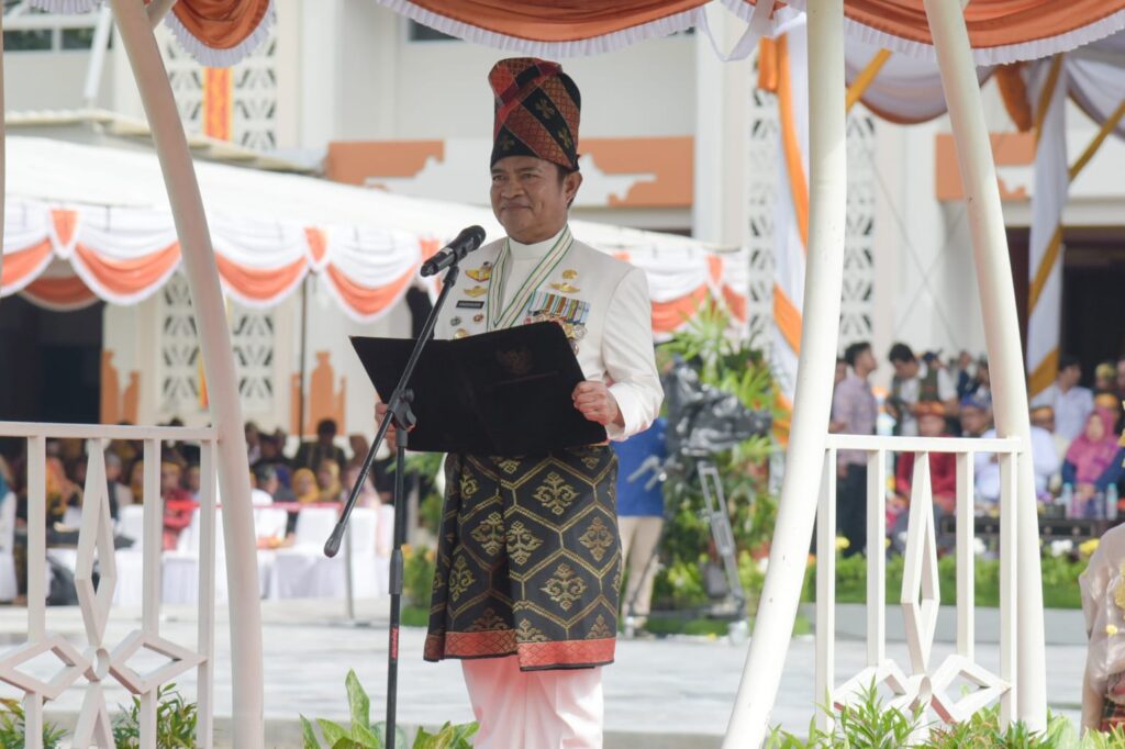 Parade 1000 Dulang dan Pawai Prestasi Ramaikan Puncak HUT ke-66 NTB